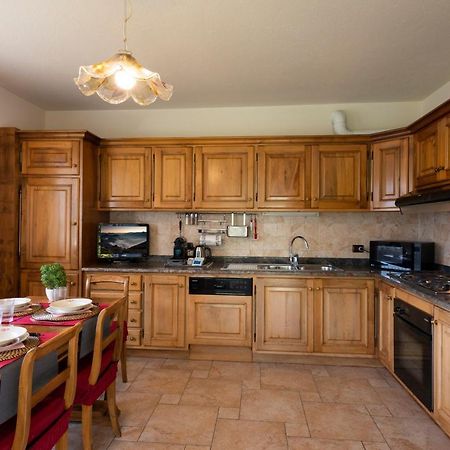 Villa Mara - Aosta - 200 Mq - Wifi - Jacuzzi - Parcheggio - Giardino Luaran gambar