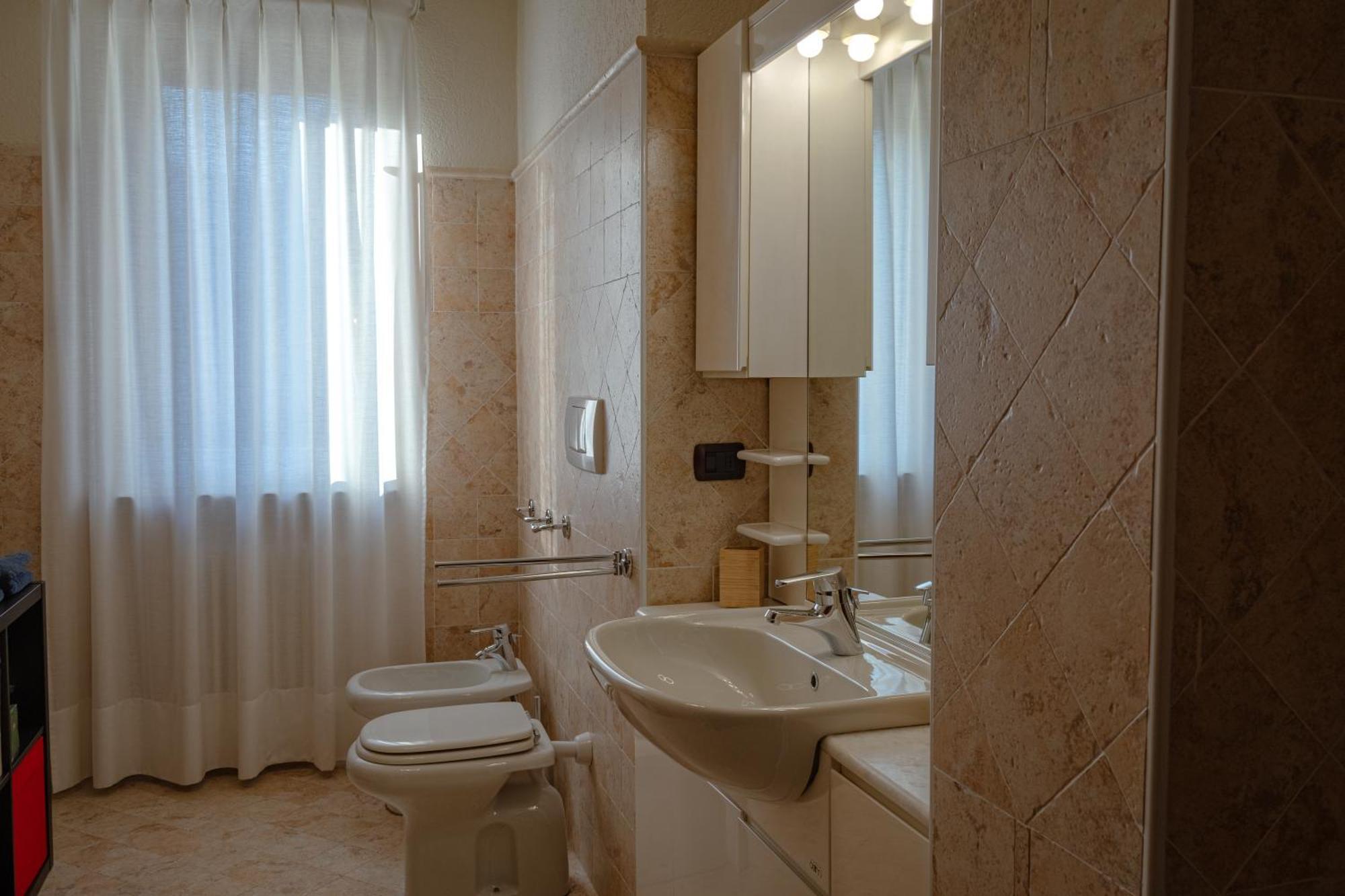 Villa Mara - Aosta - 200 Mq - Wifi - Jacuzzi - Parcheggio - Giardino Luaran gambar