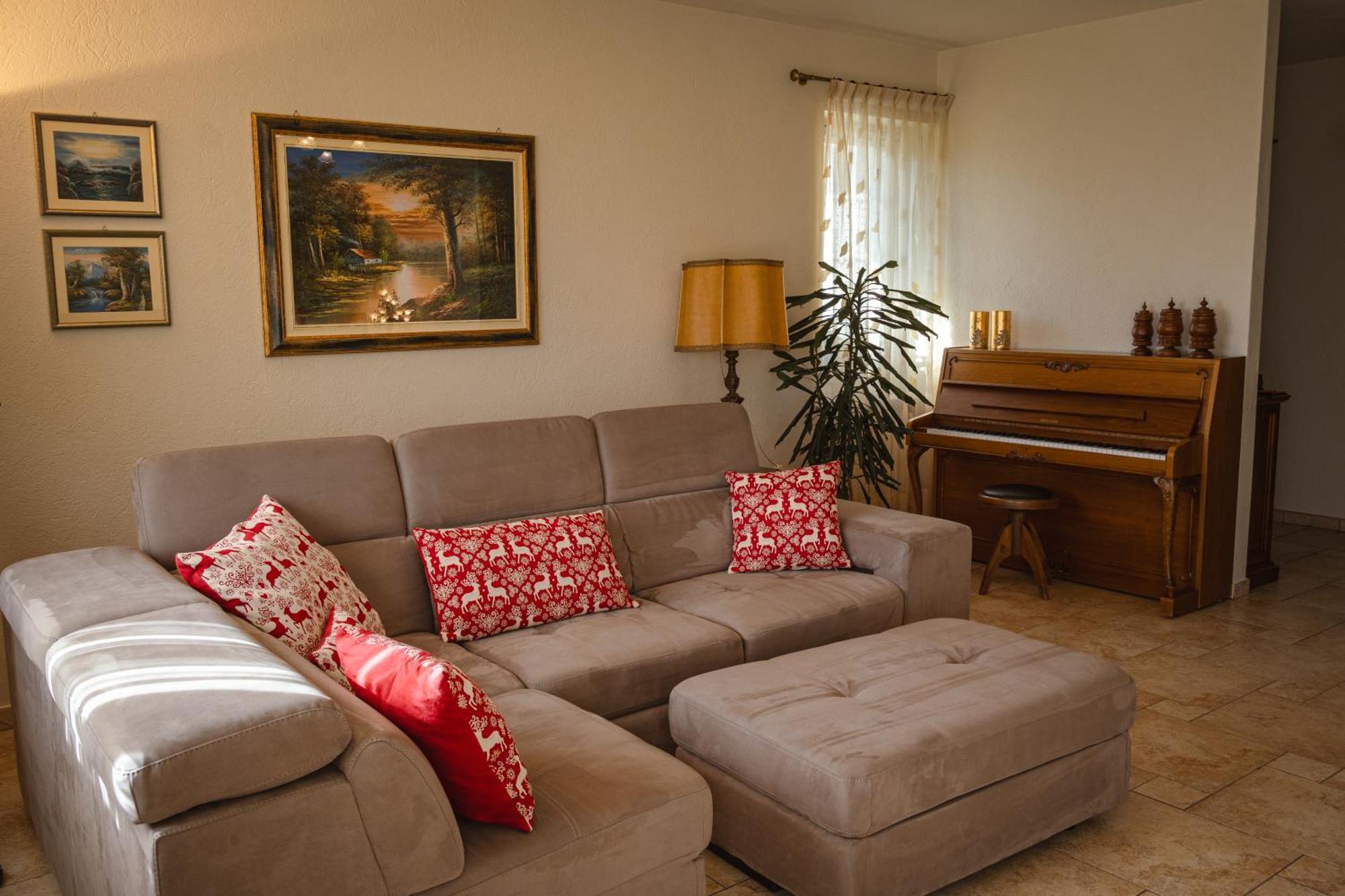 Villa Mara - Aosta - 200 Mq - Wifi - Jacuzzi - Parcheggio - Giardino Luaran gambar