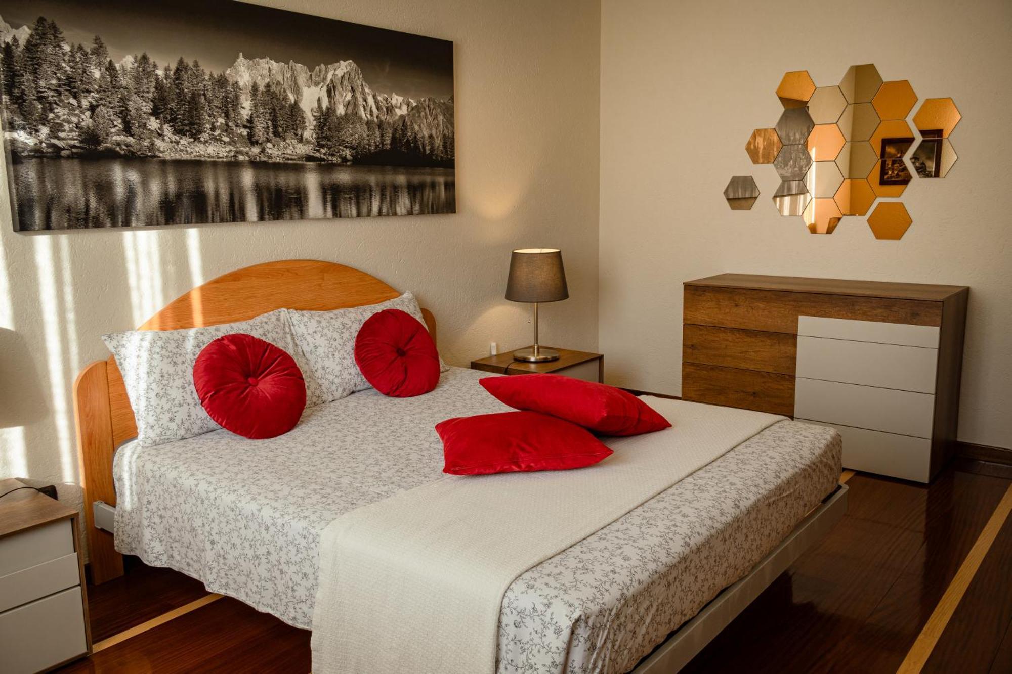 Villa Mara - Aosta - 200 Mq - Wifi - Jacuzzi - Parcheggio - Giardino Luaran gambar